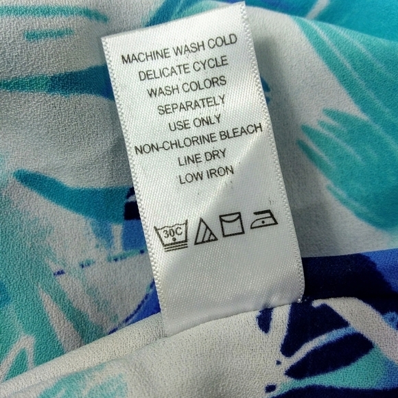 Swimsuit cover-up - Picture 6 of 7